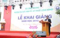 Quốc Học Huế tưng bừng tổ chức ngày tự trường với phông hội trường trang trọng