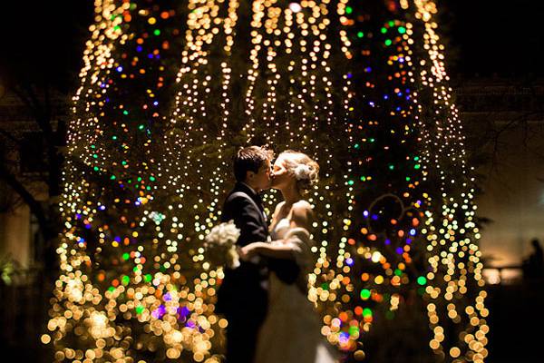 Ấm áp tiệc cưới màu giáng sinh và khăn trải bàn 1