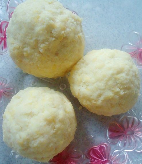 Ao phu ghe khach san