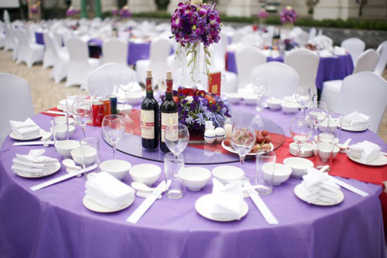 Địa chỉ may váy ghế tiệc cưới đẹp