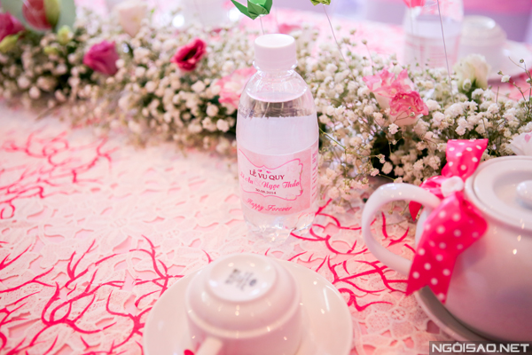 Địa chỉ may áo phủ ghế nhà hàng tiệc cưới