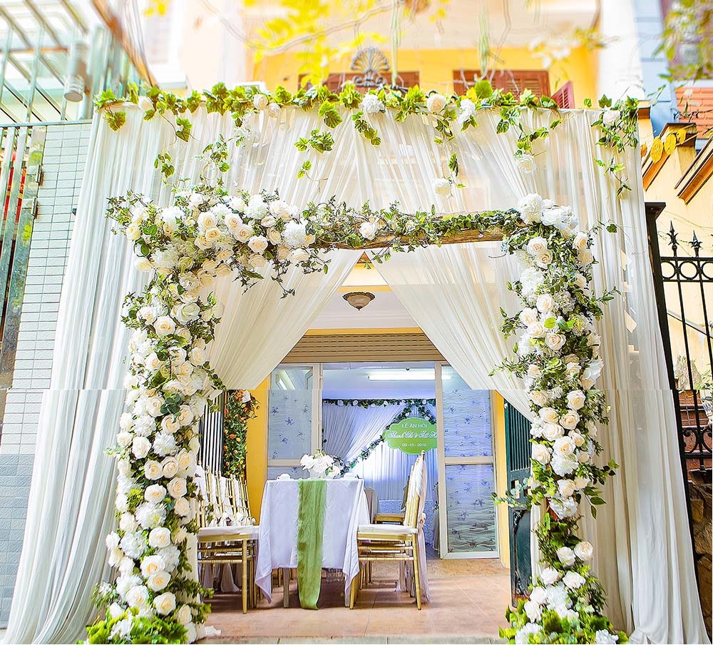 May áo phủ ghế cưới hỏi rẻ đẹp